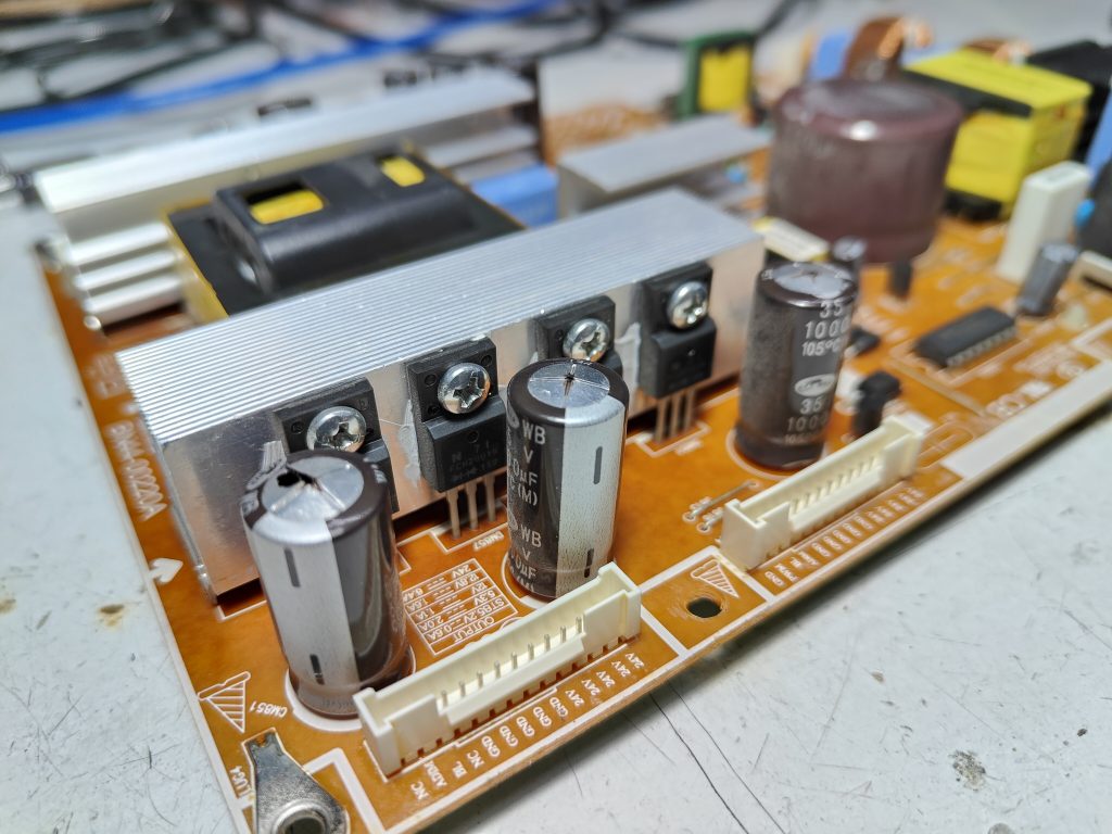 ΕΠΙΣΚΕΥΗ ΤΡΟΦΟΔΟΤΙΚΟΥ ΟΘΟΝΗΣ ΥΠΟΛΟΓΙΣΤΗ ΑΠΟ ΓΗΡΑΤΙΑ